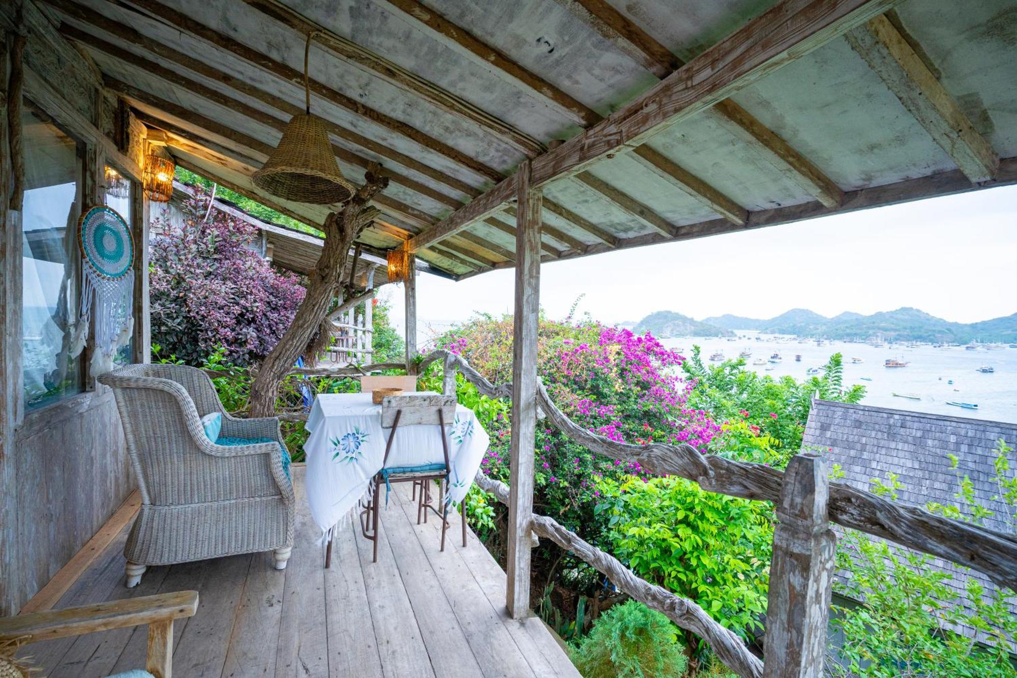 Hotel Selini Hills Labuan Bajo Exterior foto