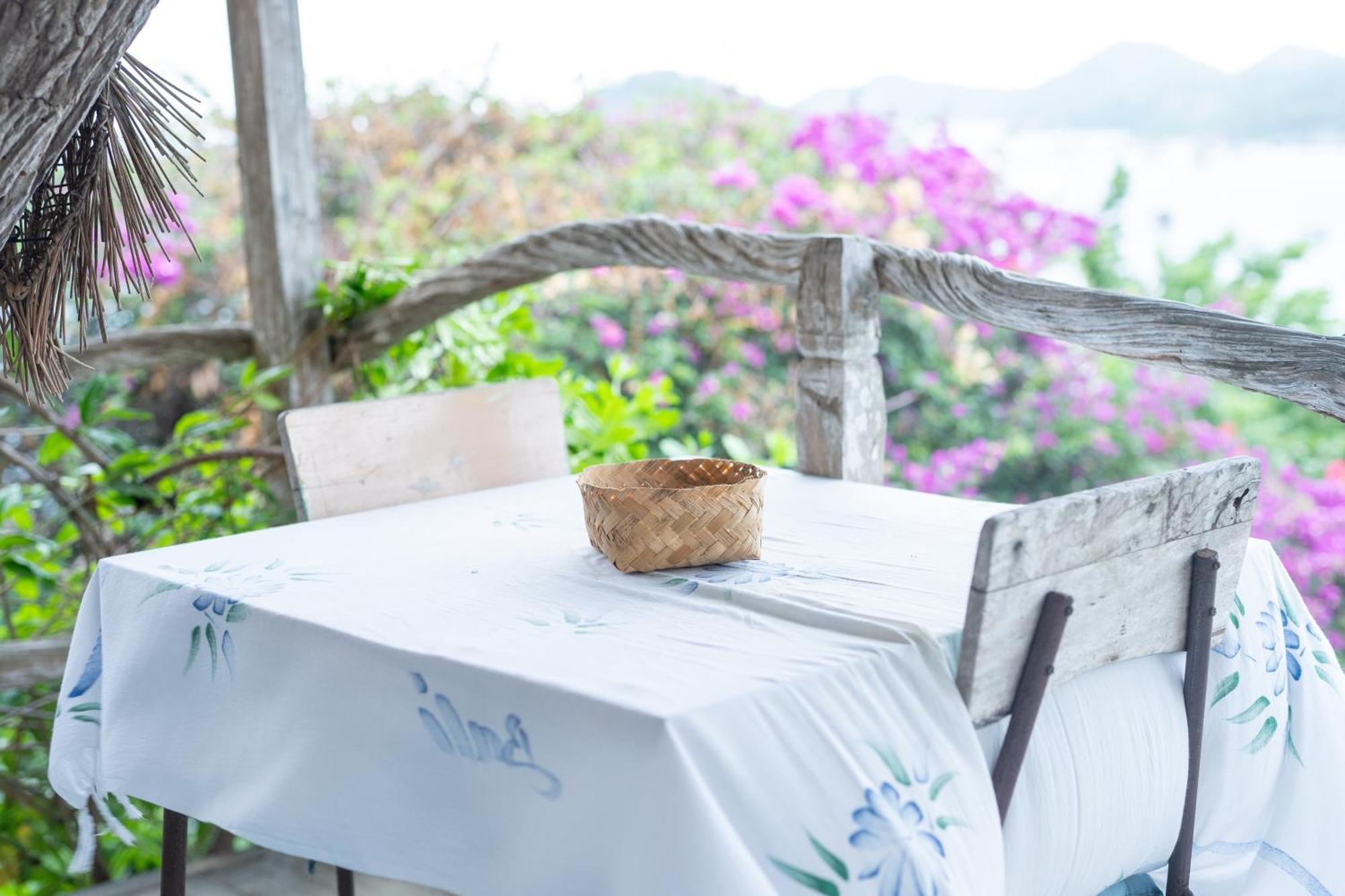 Hotel Selini Hills Labuan Bajo Exterior foto